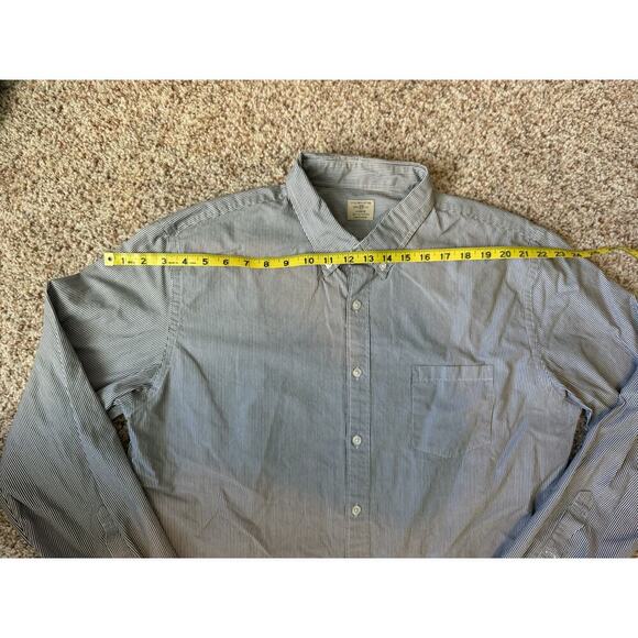 J. CREW 100% cotton, buttoned shirt, Size XL - Picture 7 of 9